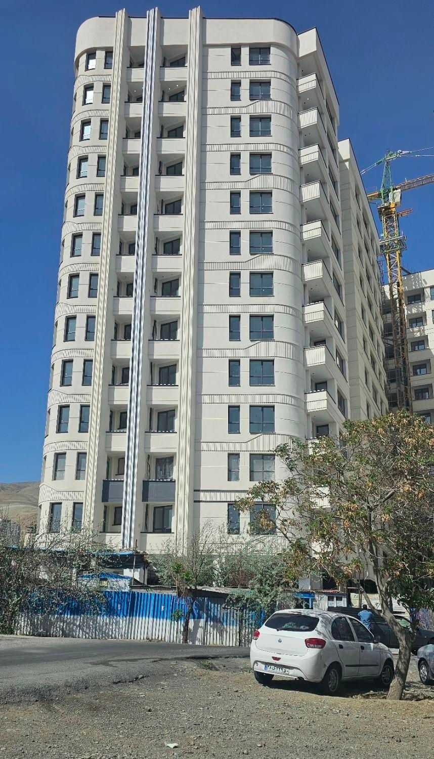 واحد ۱۳۰ متری در برج نارنجستان ۴ مرواریدشهر نوساز