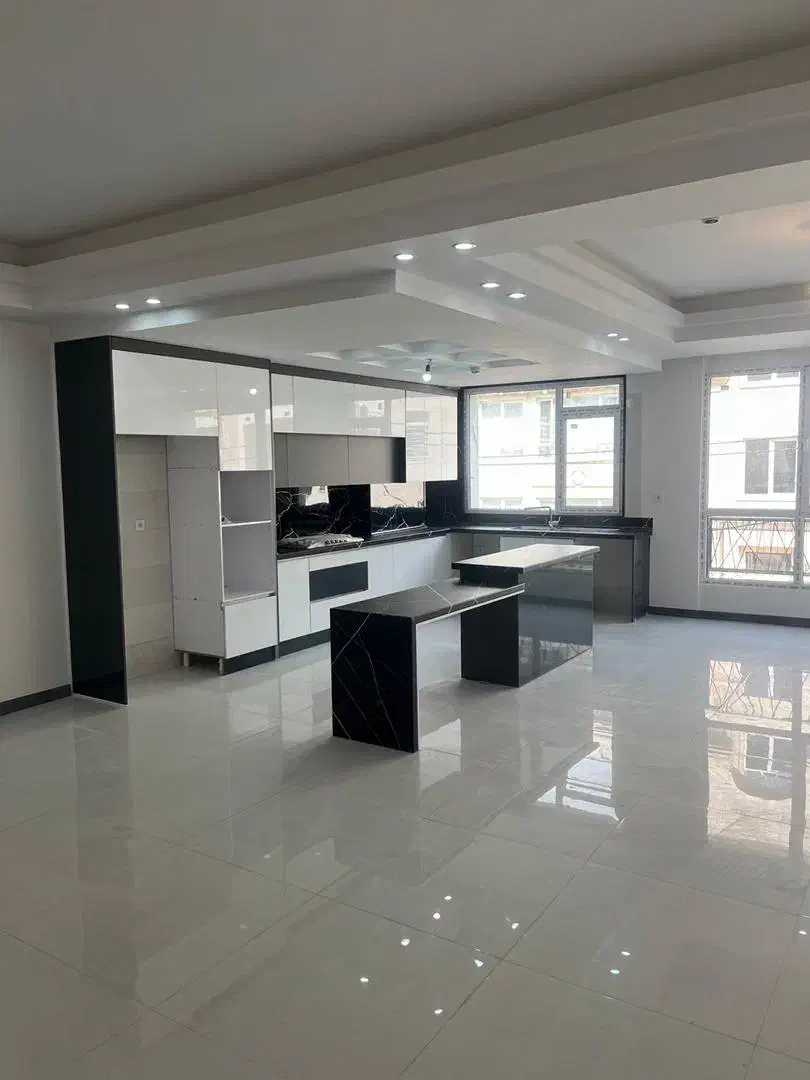 ۱۸۰ متری/در حد کلید نخورده/لاکچری/در قائم ها