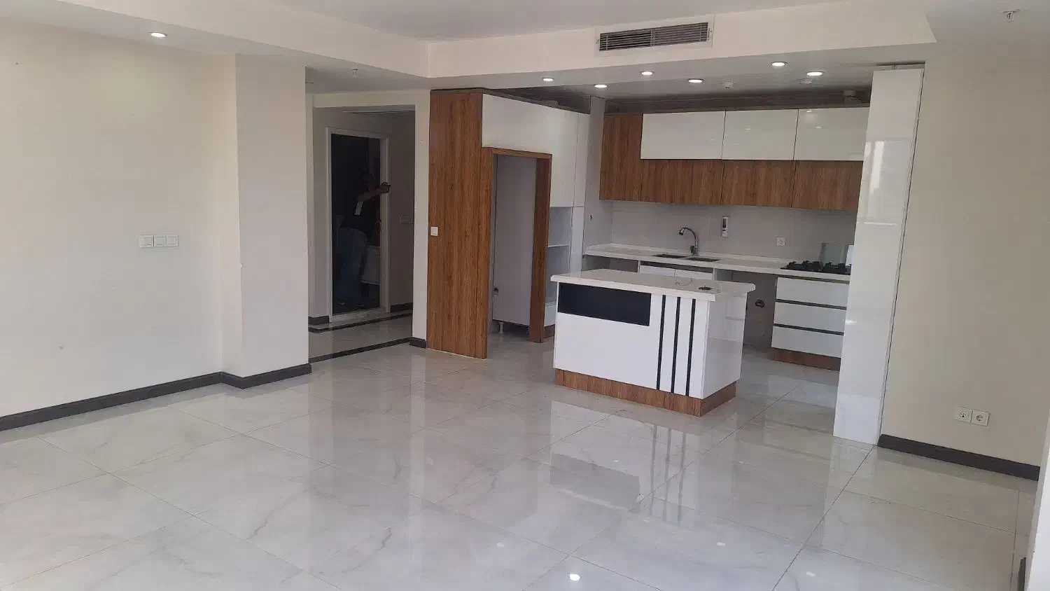 103 متر برج نارنجستان2 