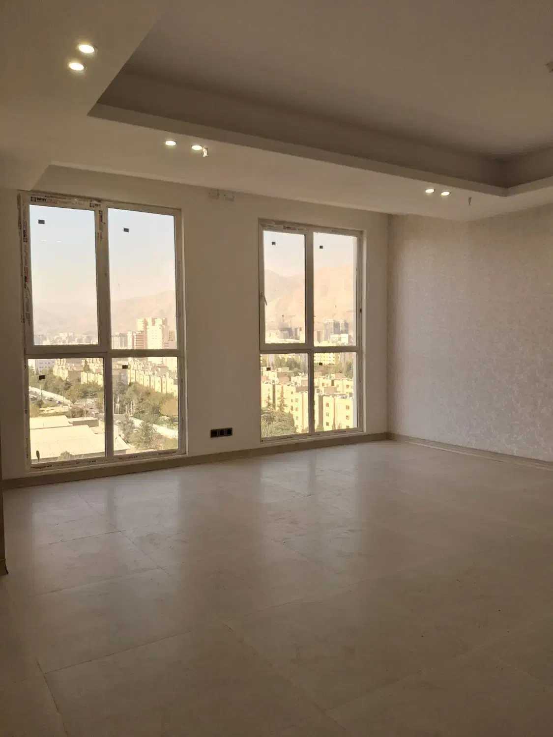 رهن‌کامل در رونیکا پالاس کوهک ۱۲۰متر چیتگر