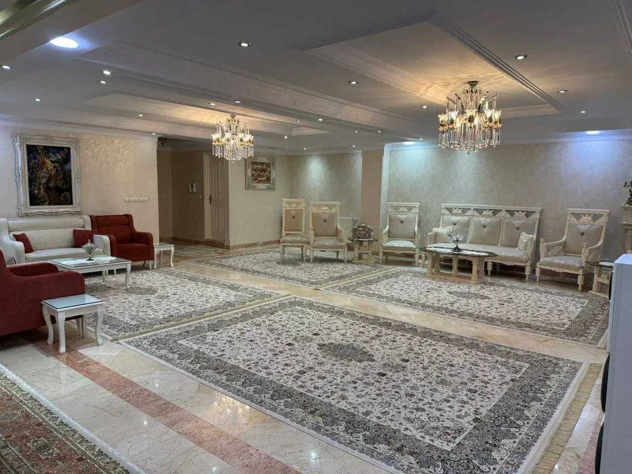 واحد ۱۶۰ متری با دو پارکینگ سندی سه خواب