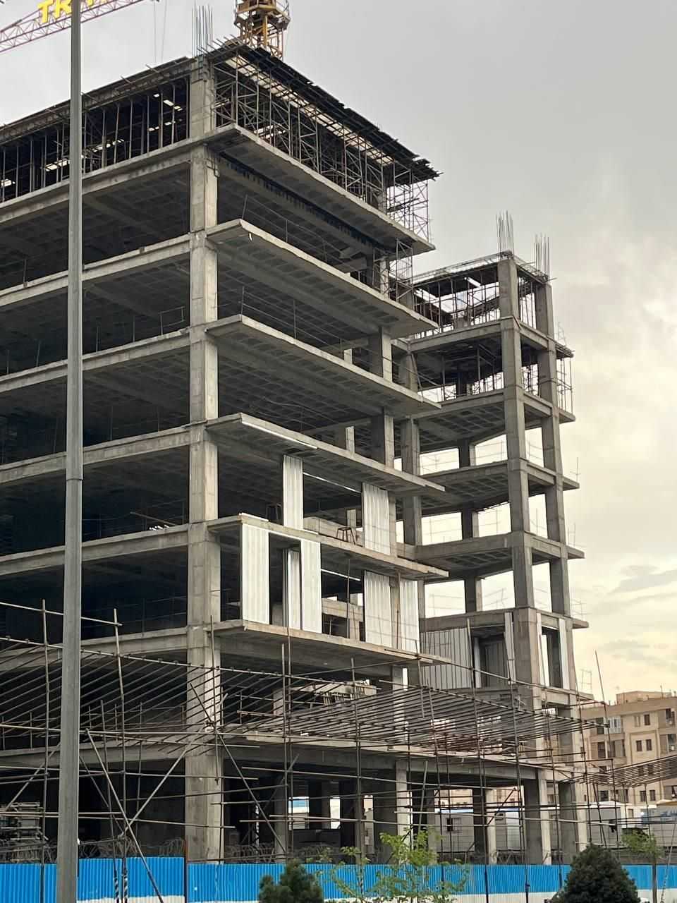 فروش برج باغ تریتیومVIPسه خواب ویو بدون مشرف