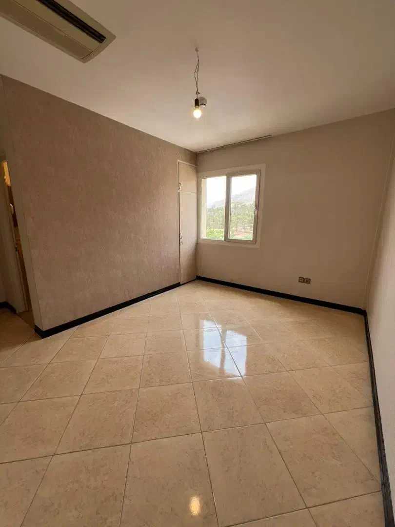 ۱۳۰ متر دو خواب طبقه همکف کوچه‌های قائم