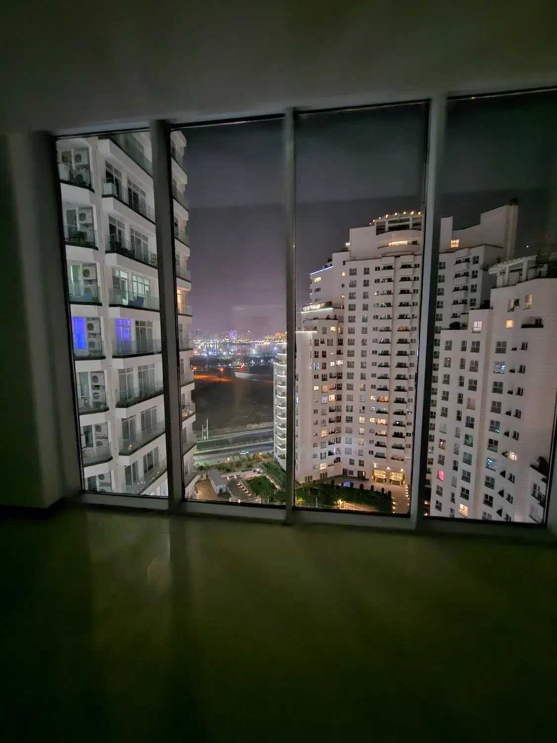 تریتیوم یک ۱۵۸مترکلیدنخورده سند تک برگ دو پارکینگه